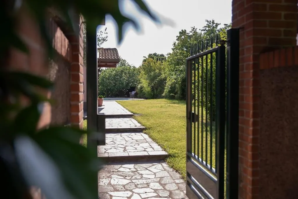 Casa Schatz Settala Milano 0*,